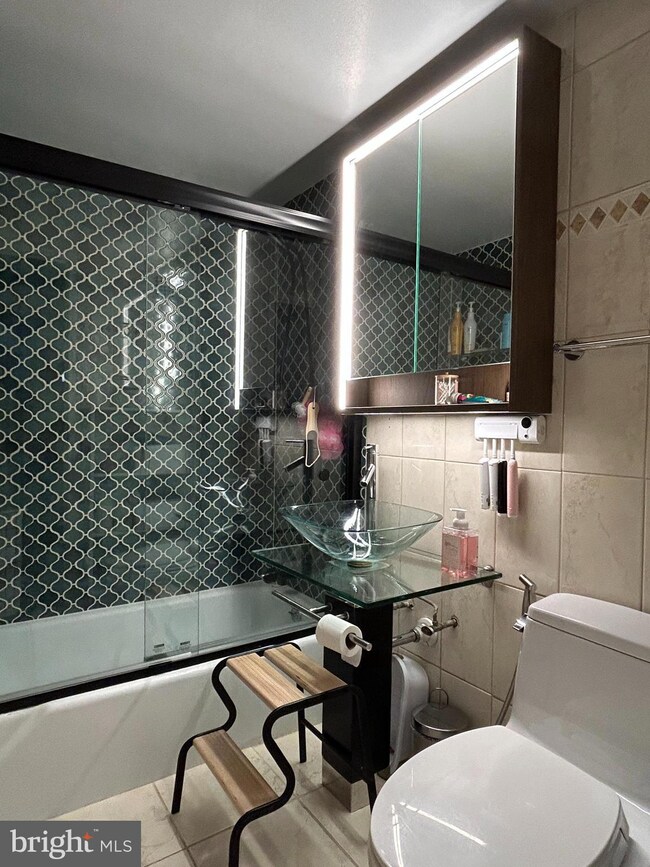 Potomac Plaza Terraces unit 216, Washington, DC 20037 - photo 4