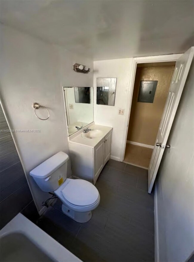 624 SW 16th Ave, Fort Lauderdale, FL 33312 - photo 7