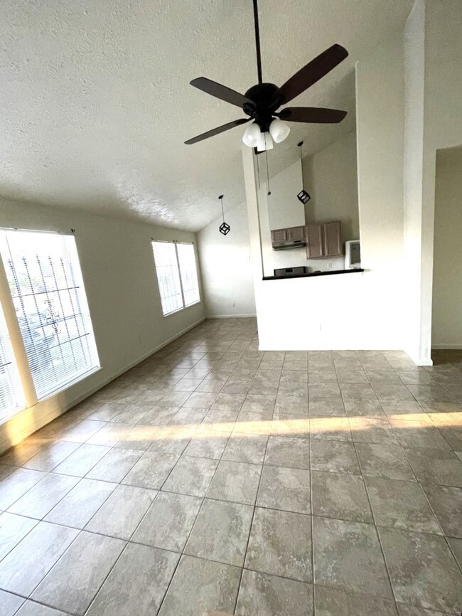 10047 Woodico Ct, Houston, TX 77038 - photo 5