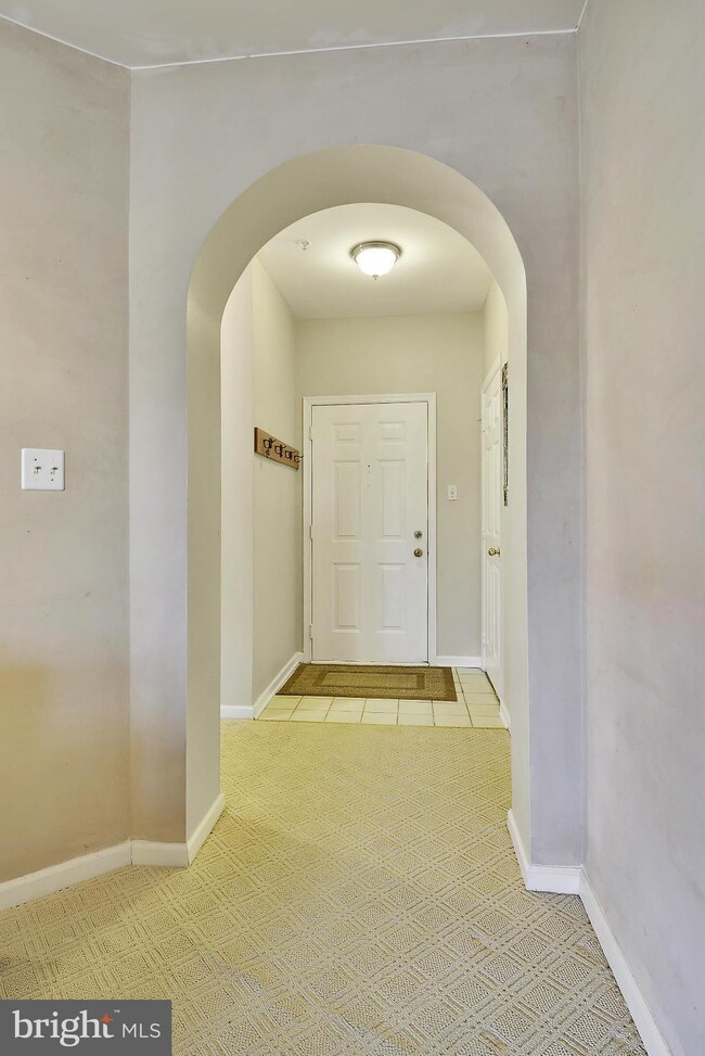 46590 Drysdale Terrace unit 201, Sterling, VA 20165 - photo 6