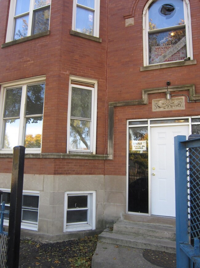 4035 W Harrison St unit 1, Chicago, IL 60624 - photo 2