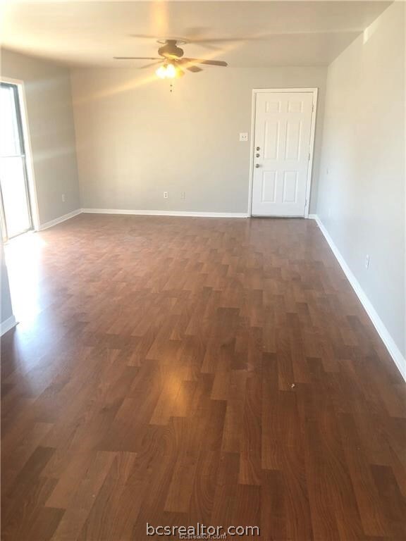 803 Autumn Cir unit C, College Station, TX 77840 - photo 5