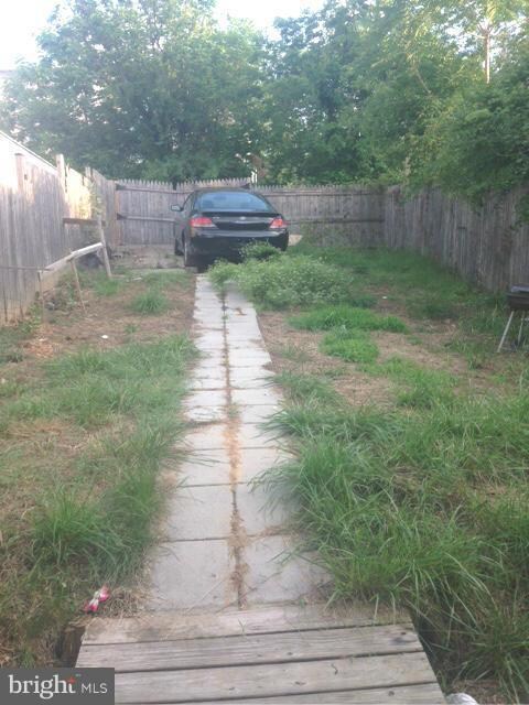 5217 Dix St NE, Washington, DC 20019 - photo 2