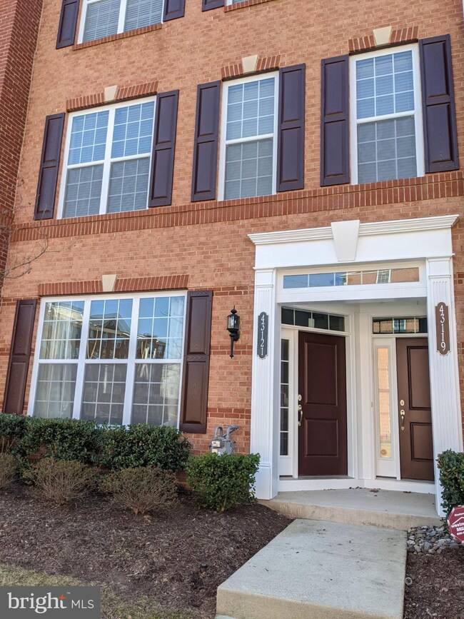43121 Wealdstone Terrace, Ashburn, VA 20148 - photo 2
