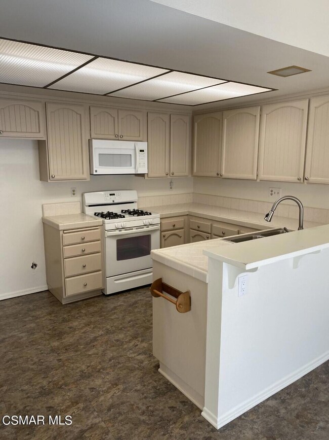 2383 Yew Dr, Newbury Park, CA 91320 - photo 7