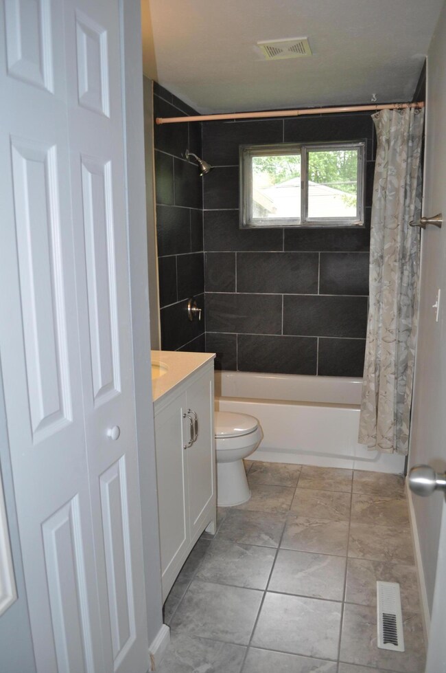 Full bath 1