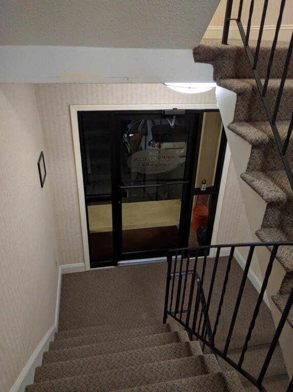 2500 Skyline Dr unit 3, Lowell, MA 01854 - photo 4