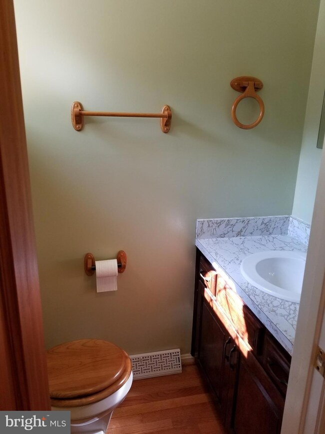 22418 Greenview Ct, Great Mills, MD 20634 - photo 4