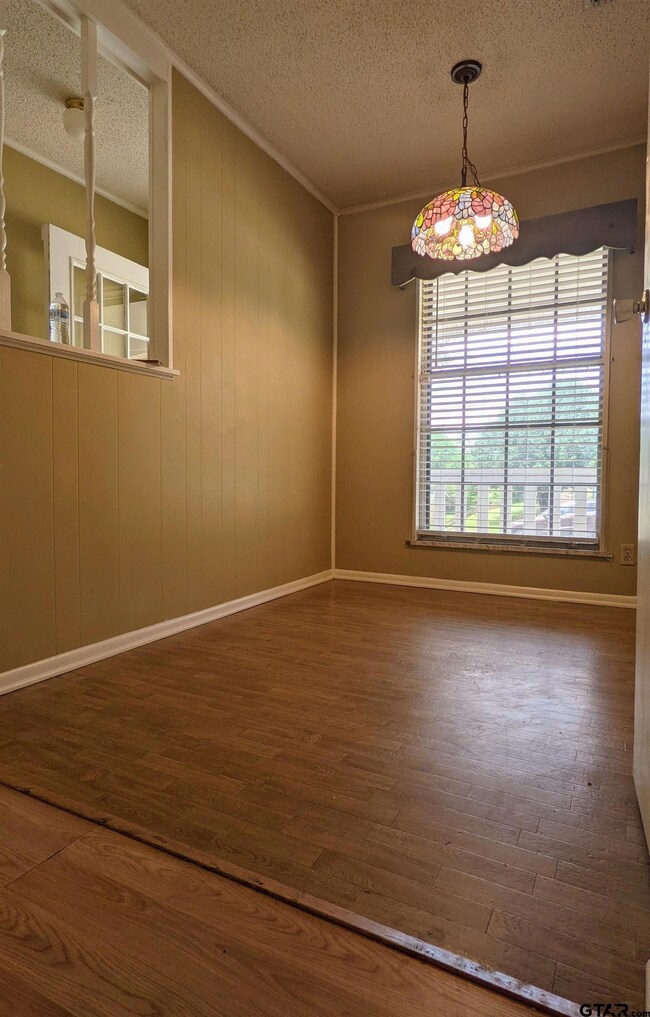 1518 1518 Austin Dr, Tyler, TX 75701 - photo 4