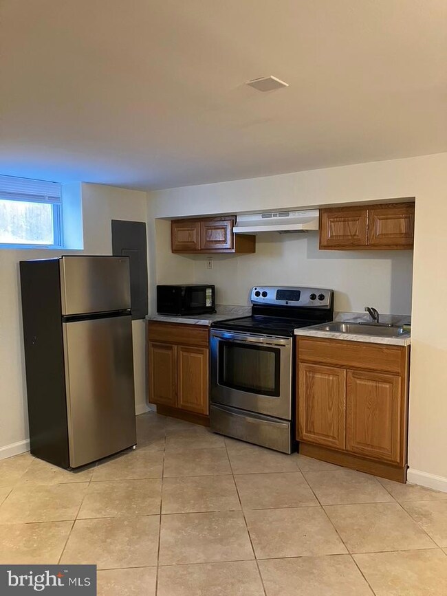 2516 5th St S unit B, Arlington, VA 22204 - photo 5