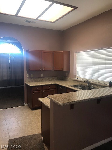 9725 Biscayne Ln, Las Vegas, NV 89117 - photo 3