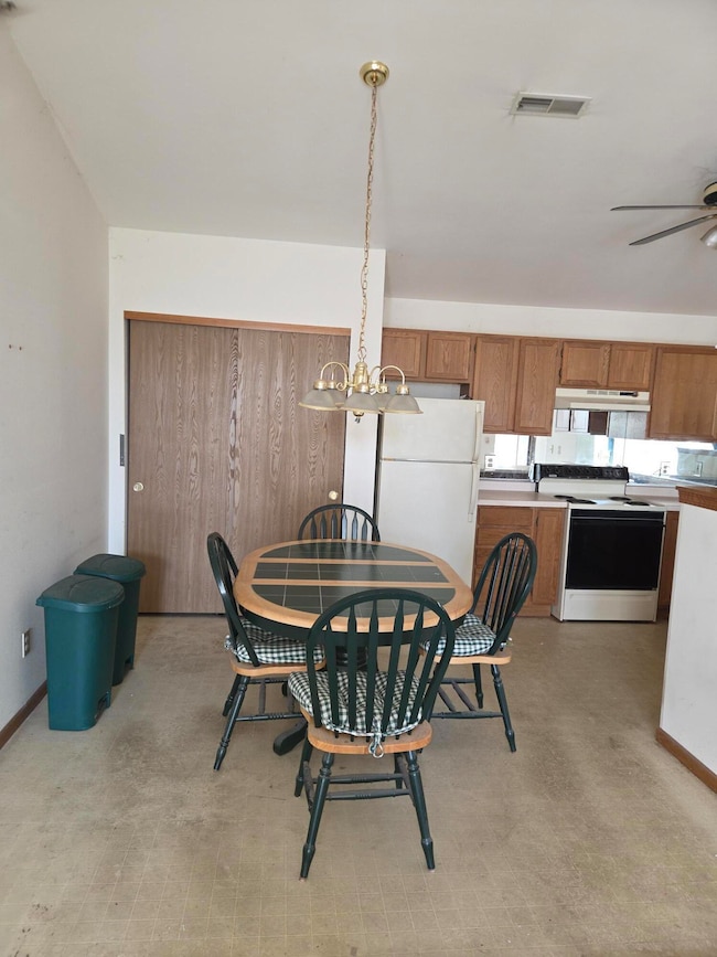 3651 E Barbara Ct unit 10, Oak Creek, WI 53154 - photo 3