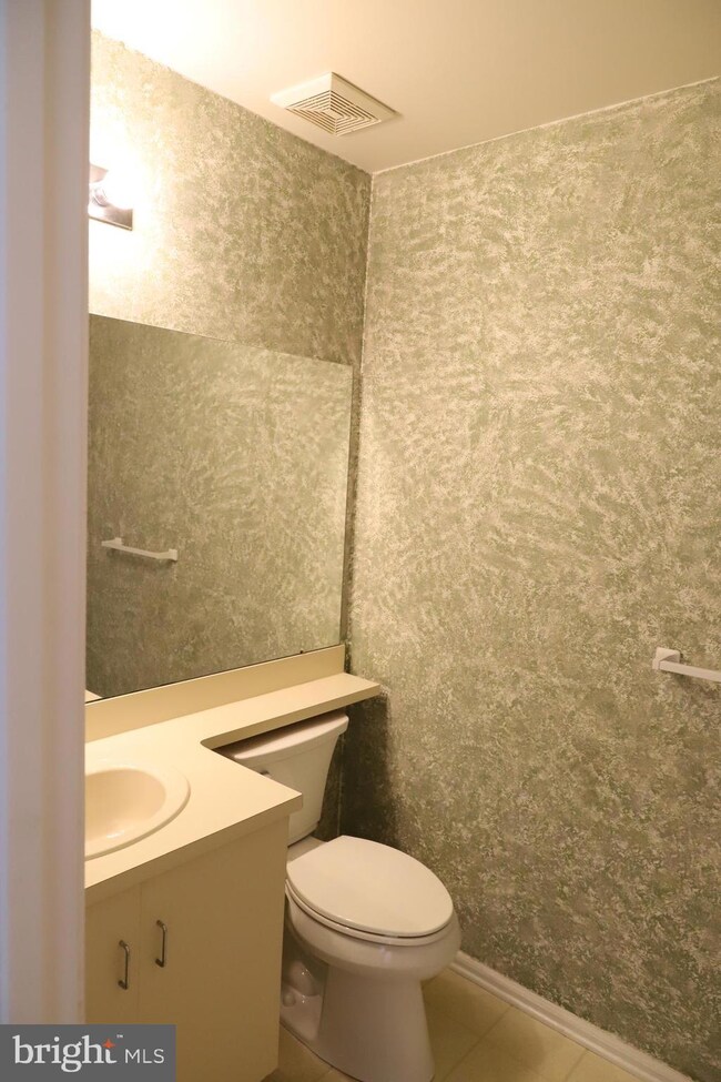 1957 Delancey St, Hellertown, PA 18055 - photo 4