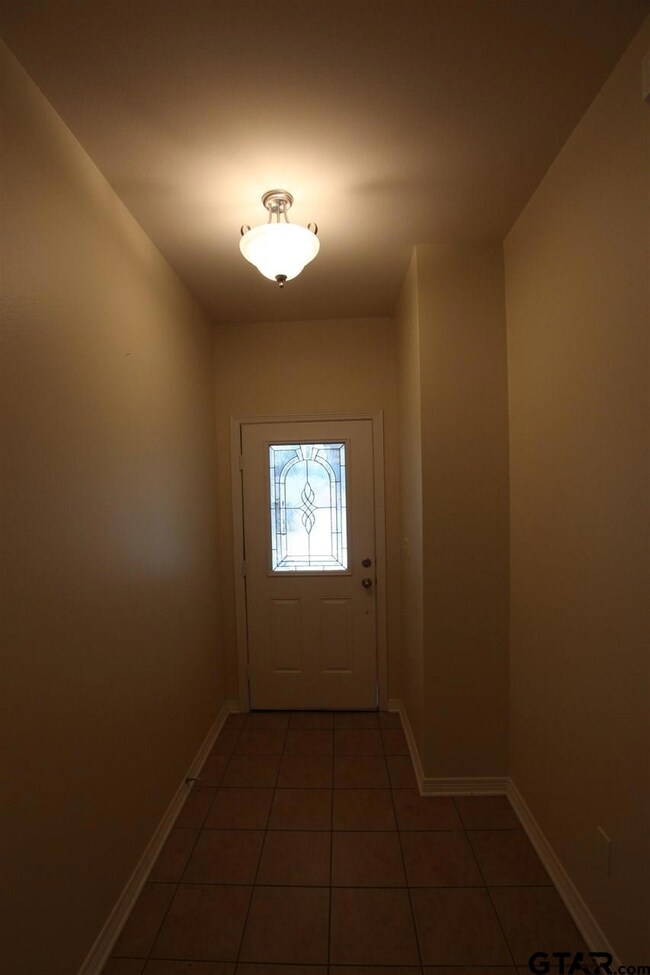 3150 3150 Vineyard, Tyler, TX 75701 - photo 2