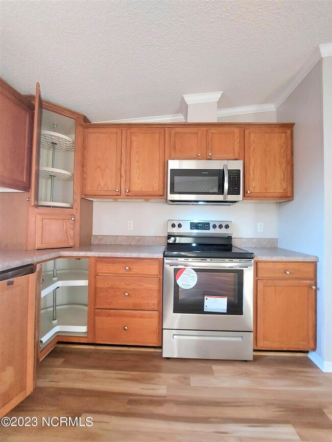 8915 Shiloh Rd kitchen-Lazy Susan top-bo