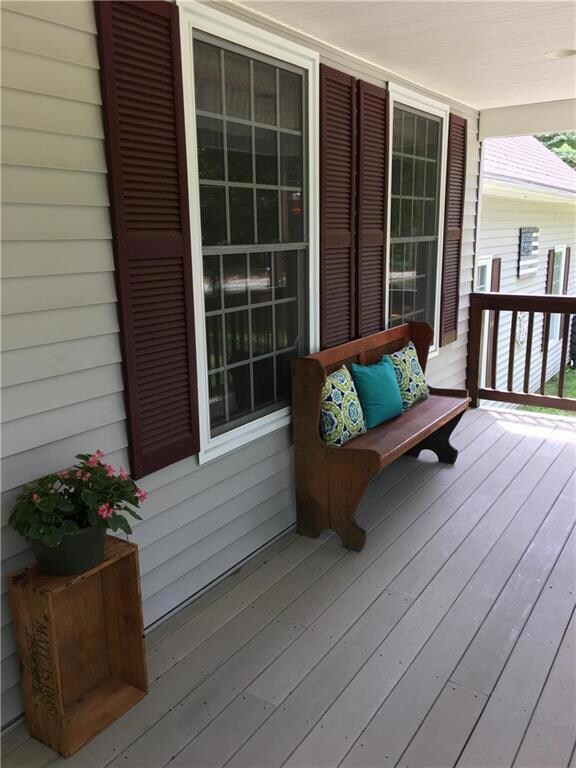 Farmer's Porch