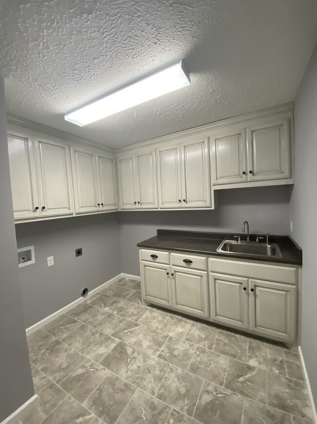 1907 Hills Chapel Rd, Manchester, TN 37355 - photo 5