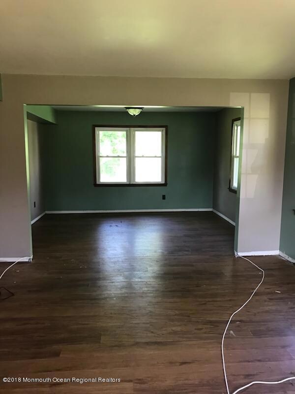 401 Port Monmouth Rd, North Middletown, NJ 07748 - photo 3