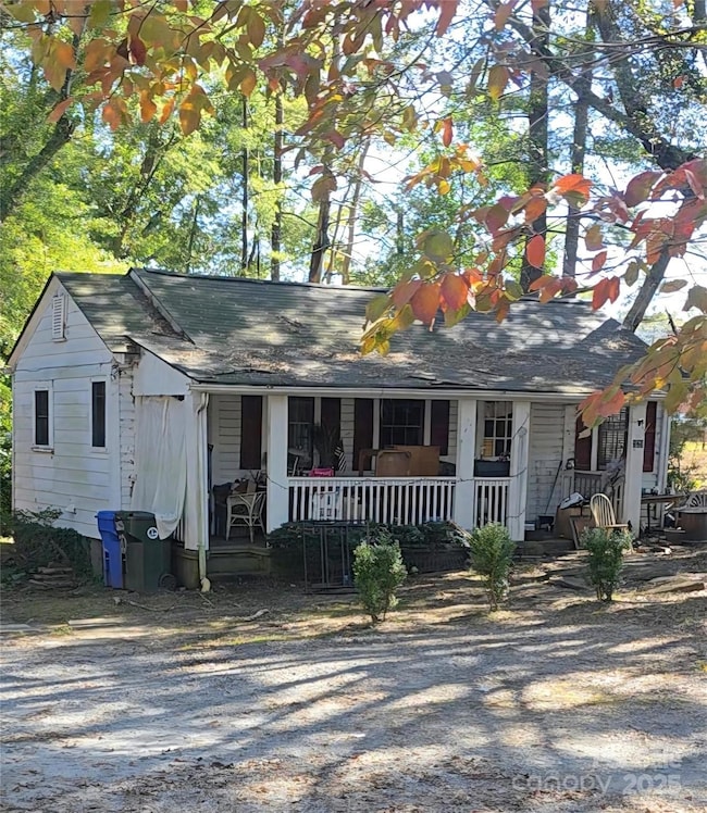 127 A/B & 129 S Mitchell St, Rutherfordton, NC 28139 - photo 2