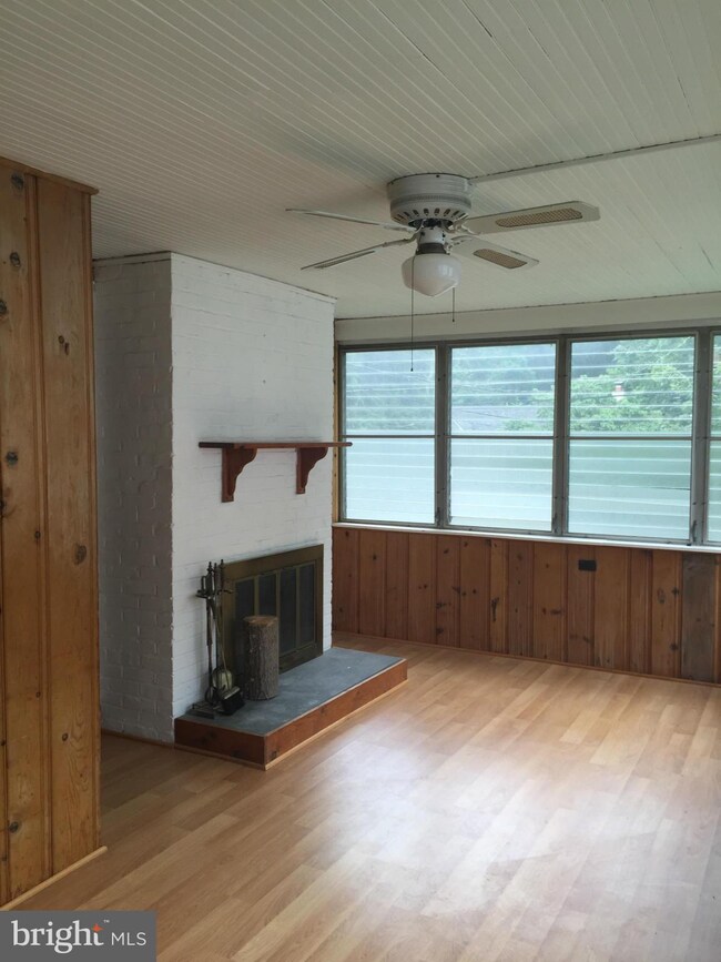 10612 Wheatley St, Kensington, MD 20895 - photo 5