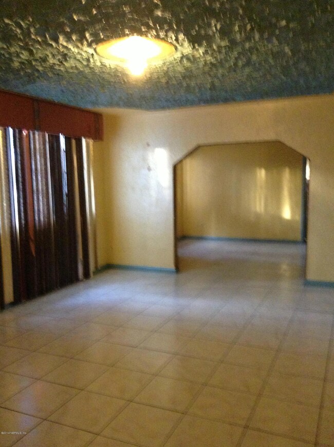903 Garth Ave, Jacksonville, FL 32205 - photo 2