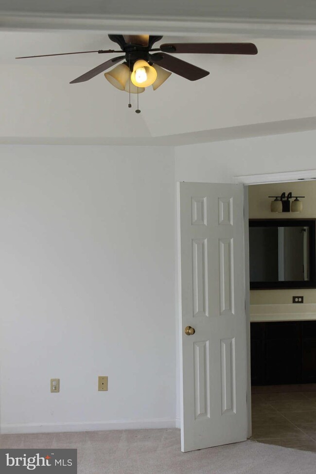 10421 Woodlake Ct, Spotsylvania, VA 22553 - photo 6