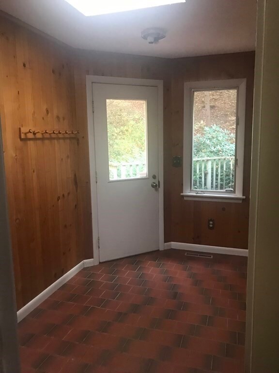 662 Pratt Corner Rd, Amherst, MA 01002 - photo 6