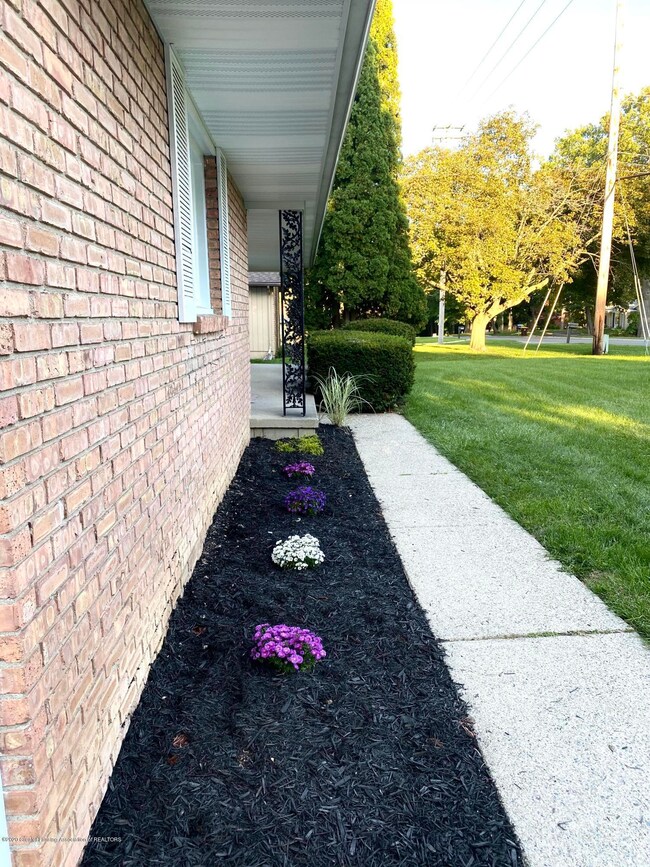 4306 W Willow Hwy, Lansing, MI 48917 - photo 3