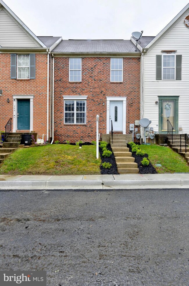 742 Villager Cir, Dundalk, MD 21222 - photo 2