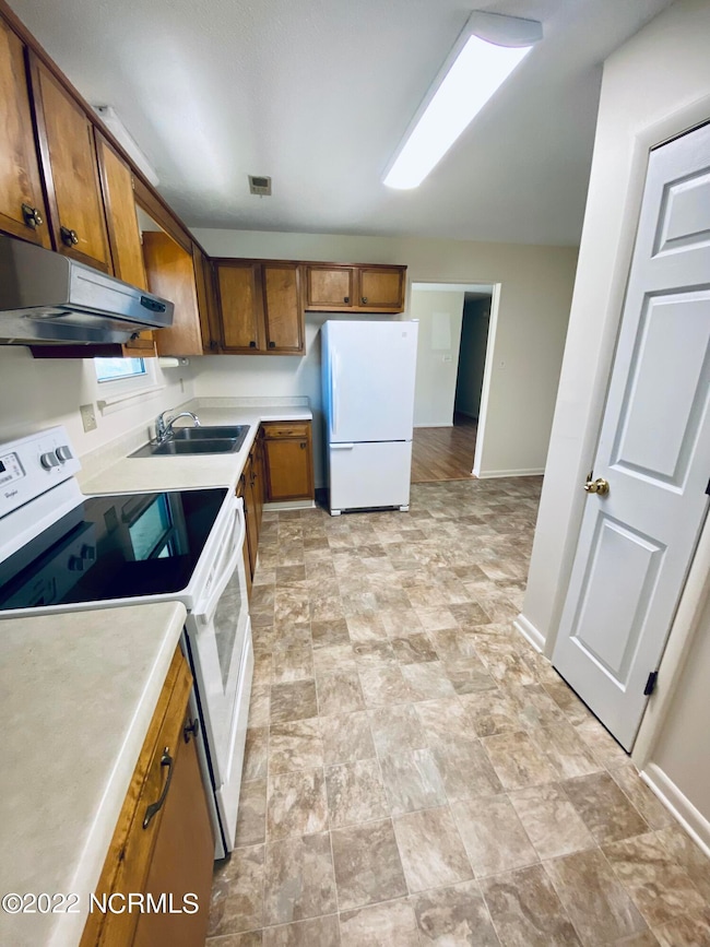 106 Lance Ct, Jacksonville, NC 28546 - photo 6