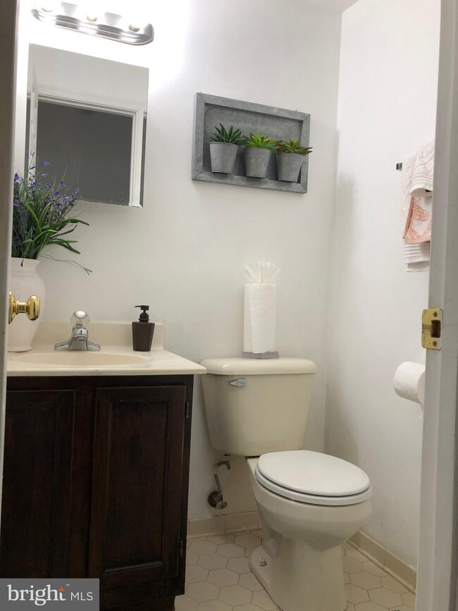 1318 Gabes Place, Hyattsville, MD 20785 - photo 6