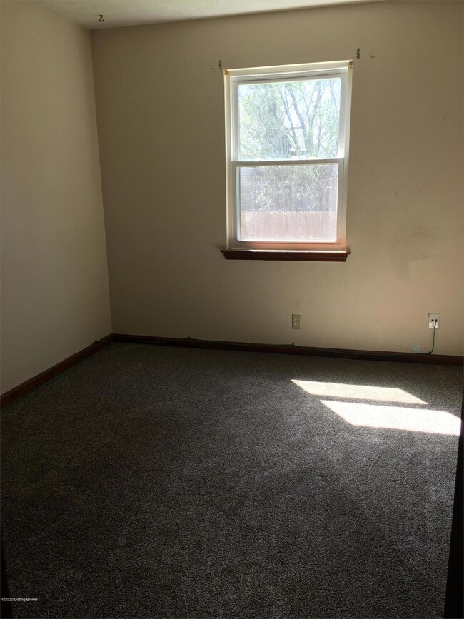 7706 Apple Valley Dr, Louisville, KY 40228 - photo 5