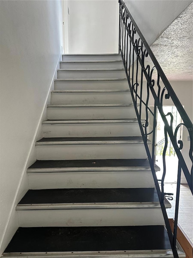 30 SE Kings Bay Dr, Crystal River, FL 34429 - photo 6