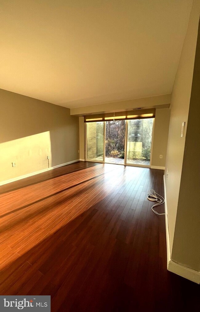 1408 Northgate Square unit 8/1A, Reston, VA 20190 - photo 3