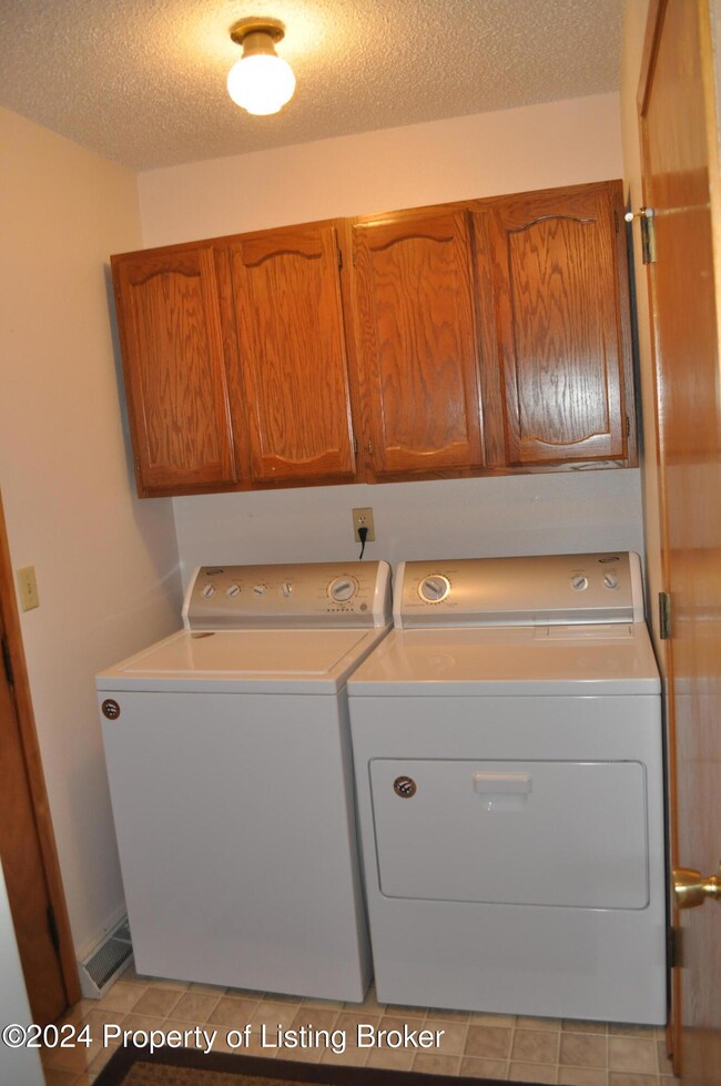 501 4th St W, Lemmon, SD 57638 - photo 5