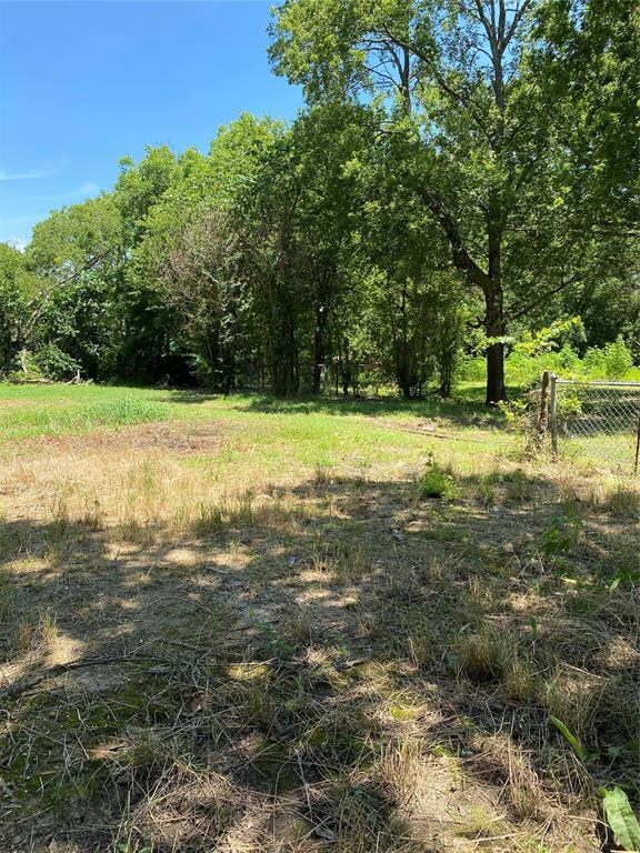 418 S 3rd St, Bonham, TX 75418 - photo 3