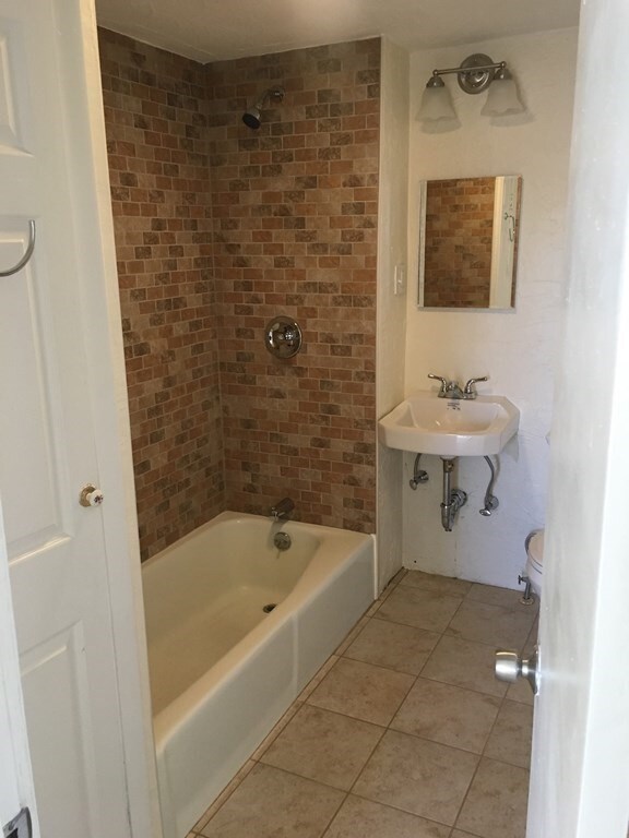 19 Flint St unit 19A, Somerville, MA 02145 - photo 5