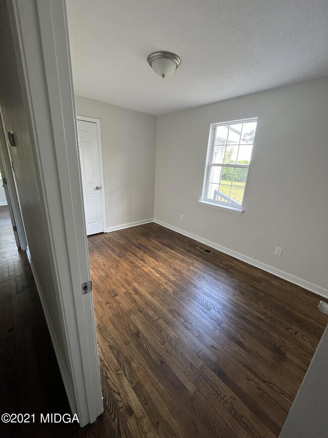 206 S 3rd St, Warner Robins, GA 31088 - photo 2