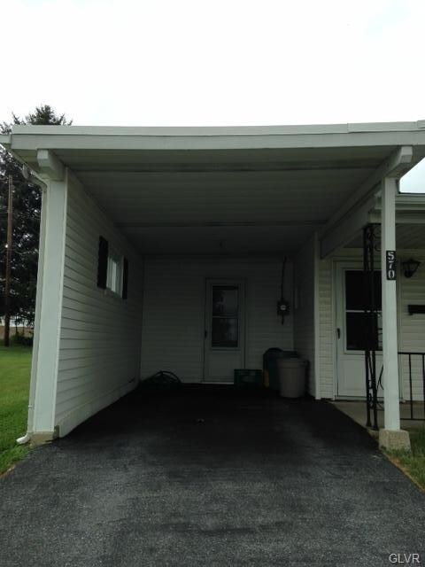 570 Miller Ln, Whitehall, PA 18052 - photo 3