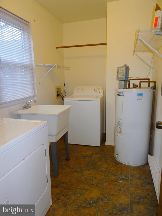 1206 Rock Hill Rd, Pasadena, MD 21122 - photo 5