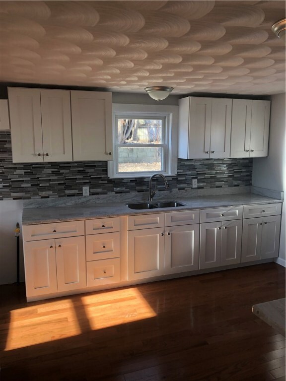 149 Stanton Ave, Riverside, RI 02915 - photo 4