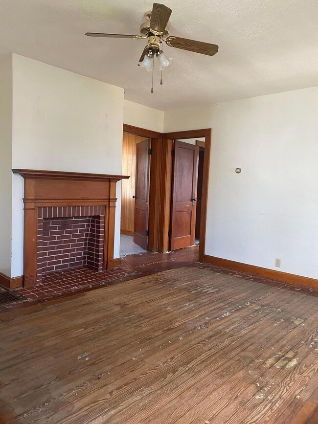 748 E Chestnut St, Lancaster, OH 43130 - photo 3