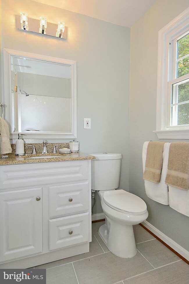 825 Empress Ct, Alexandria, VA 22308 - photo 6