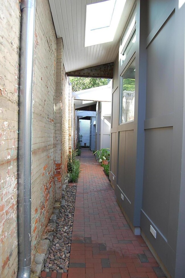 62 E Prescott St, Columbus, OH 43215 - photo 2