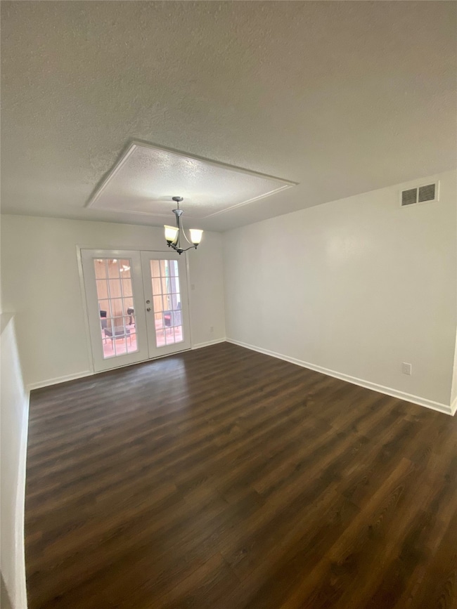 Family room with New Laminate Flooring, Fresh Pain