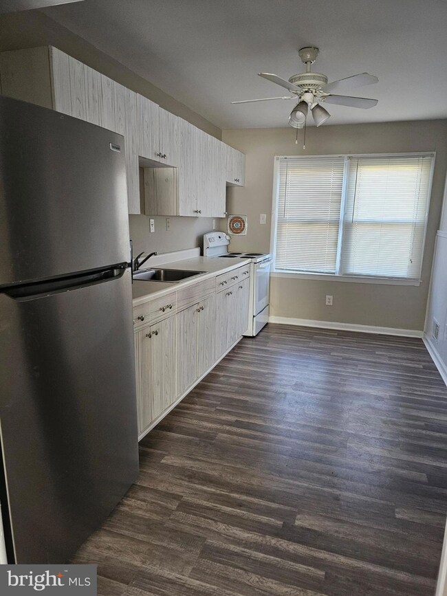 1858 Arwell Ct, Severn, MD 21144 - photo 6