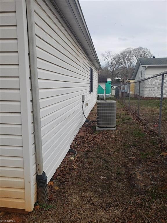 202 Sharon Ave, Asheboro, NC 27203 - photo 5