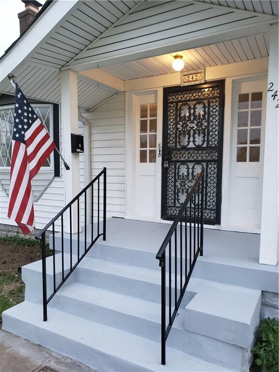 242 N 17th Ave, Beech Grove, IN 46107 - photo 2