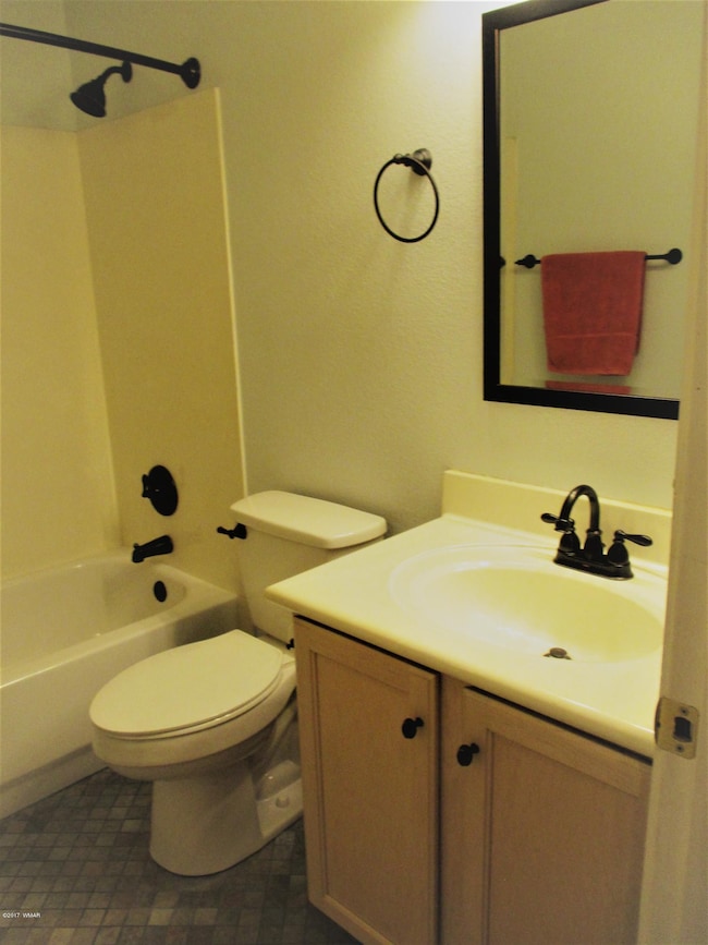 hall bath  (1)