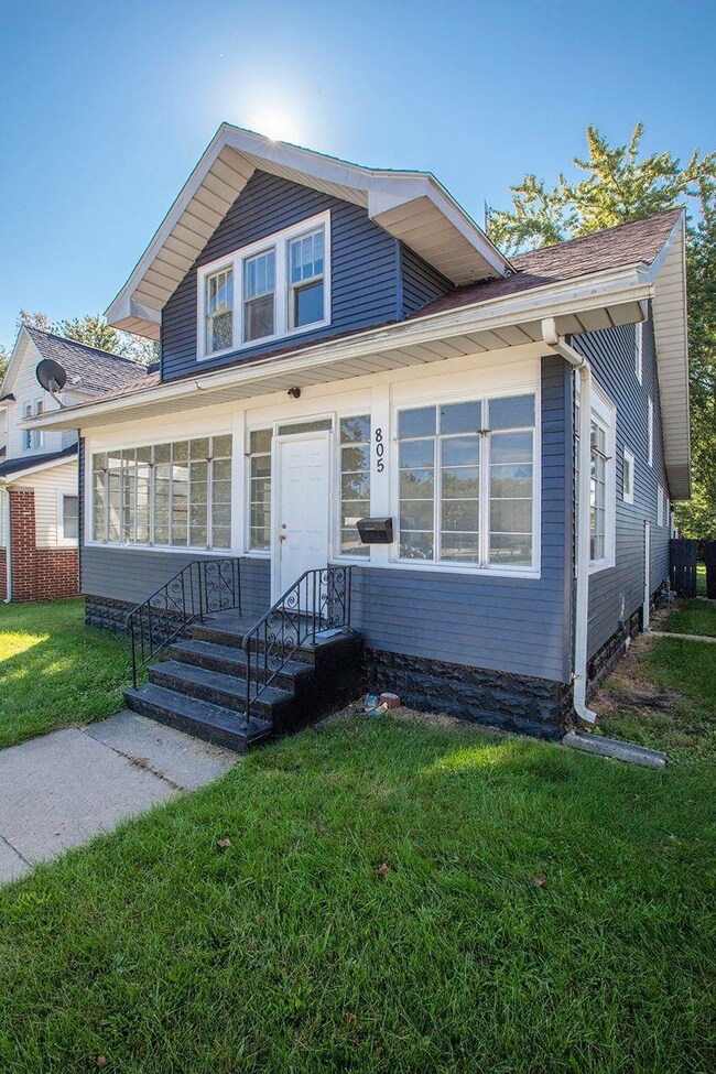 805 McDonald St, Elkhart, IN 46516 - photo 2